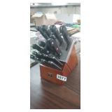 KITCHEN KNIFE SET WITH BLOCK