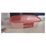 BETTY CROCKER EASY SEAL CONTAINER, LOT OF CABLES