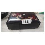 ORIENTAL MUSIC/JEWELRY BOX WITH JEWELRY