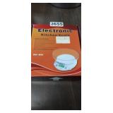ELCTRONIC KITCHEN SCALE, NEW