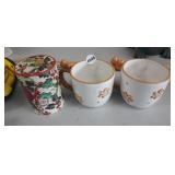 (2) MUGS AND GIFT BOX