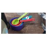 FARBERWARE MEASURING CUPS