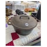 CAST IRON DUTCH OVEN WITH LID