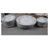 BARVARIAN DINNERWARE SET