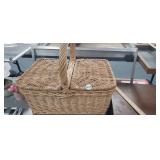 PICNIC BASKET