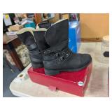 BLACK BOOTS GENTLY USED SIZE 11