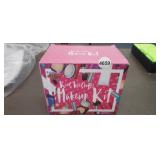 KIDS WASHABLE MAKE-UP KIT, WITH CASE,  NEW