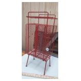 METAL MAGAZINE RACK