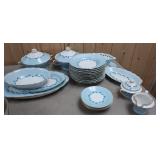 BARVARIAN DISH SET