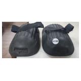 KNEE PADS