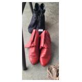 2 PAIRS OF SHOES SIZE 6/ 6.5