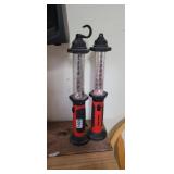 2 BLACK AND DECKER LIGHTS WITH CHARGER