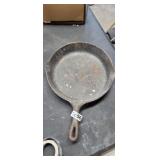 WAGNER WARE 10 5/8 E CAST IRON SKILLET
