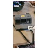 POLAROID INSTANT FILM CAMERA