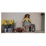 MANTLE SHELF OF DECOR