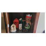 SHELF OF HOLIDAY DECOR