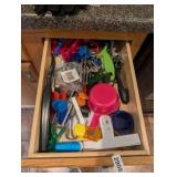 DRAWER OF UTENCILS