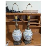 2 VINTAGE LAMPS *NO SHADES