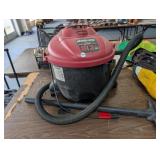 SHOP VAC *1 WHEEL BROKEN
