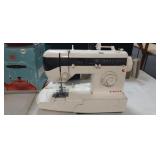 SINGER SEWING MACHINE (NO CORDS)