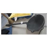 CAST IRON SMELTING LADLE