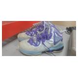 NIKE SHOES, SIZE 9, GENTLY USED
