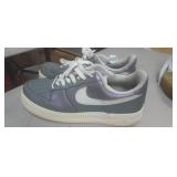 NIKE SHOES, SIZE 10.5, GENTLY USED