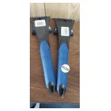 (2) ICE SCRAPPERS, NEW, WEATHER IS CHANGING SOON
