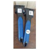 (2) ICE SCRAPPERS, NEW, WEATHER IS CHANGING SOON
