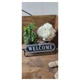 WELCOME SIGN WITH DECOR