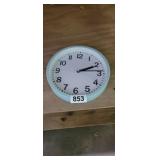 BATTERY OPERATED CLOCK