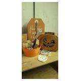 LOT OF HALOWEEN DECOR