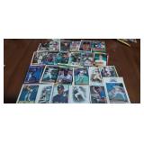 LOT OF BASEBALL CARDS