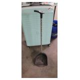 STANDING DUSTPAN
