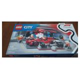 LEGO PIT STOP & PIT CREW WITH FERRARI CAR, SEALED