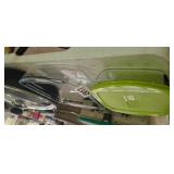 2 GLASS BAKING DISHES *ONE WITH LID