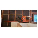 BLACK AND DECKER HEDGE TRIMMER