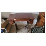 SINGER SEWING TABLE WITH GOODIES