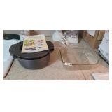 PYREX GLASS PAN AND BETTY CROCKER CAKE PAN