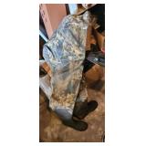 HODGMAN CAMO WAITERS *SHOES SIZE IS 9 *LOOK L