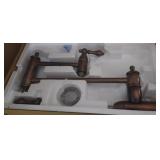 SIGNITURE WALL MOUNTED POT FILLER FAUCET