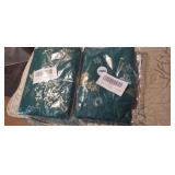CHRISTMAS TREE SKIRTS, NEW