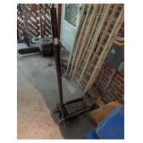 FLOOR JACK *NEEDS OIL