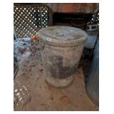 METAL TRASHCAN WITH LID
