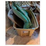 TOTE WITH LID AND SMALL TARP