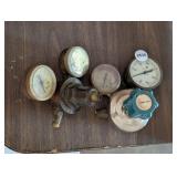 2 GAUGES