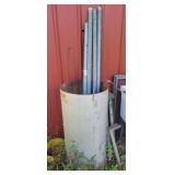 BARREL WITH 4 METAL PIPES