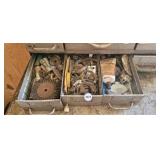 DRAWERS WITH HARDWARE