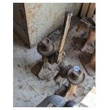 PAIR OF SCREW JACKS