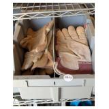 TOTE WITH WORK GLOVES